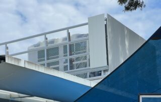 Outdoor span structure with robust materials